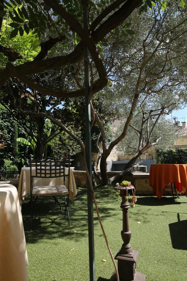 Le Castellas Hotel & Spa - Teritoria Collias ภายนอก รูปภาพ