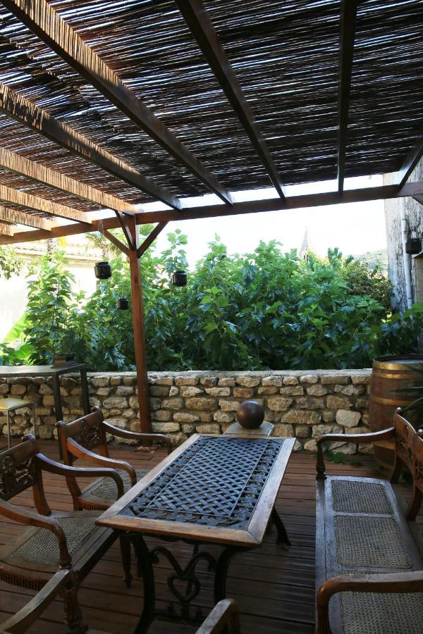 Le Castellas Hotel & Spa - Teritoria Collias ภายนอก รูปภาพ